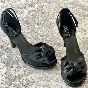 Franco Sarto bow heels